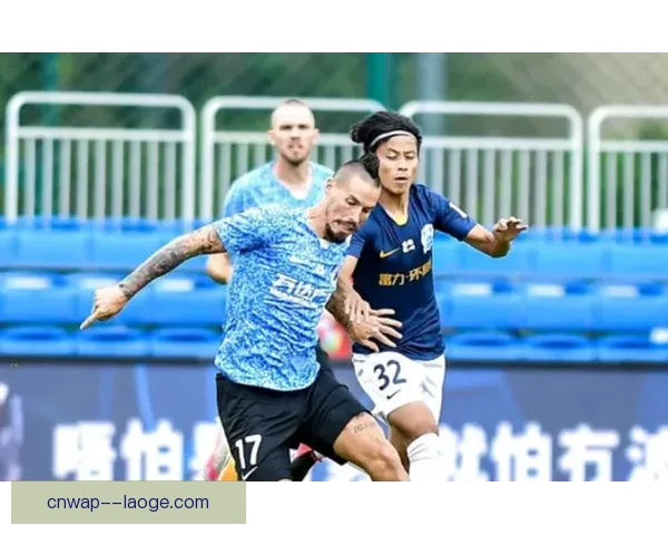 王上源在河南队与国家队双线担纲中场防守与组织核心